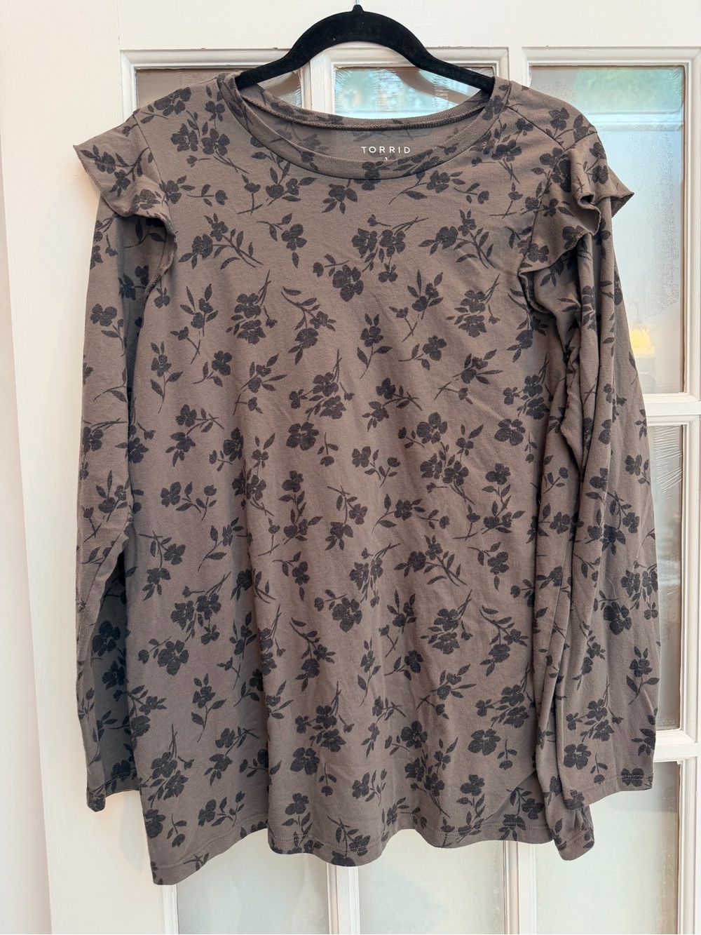 Torrid Taupe Gray Daisy Floral Ruffle Long Sleeve Top Chic Feminine Plus Size 1X